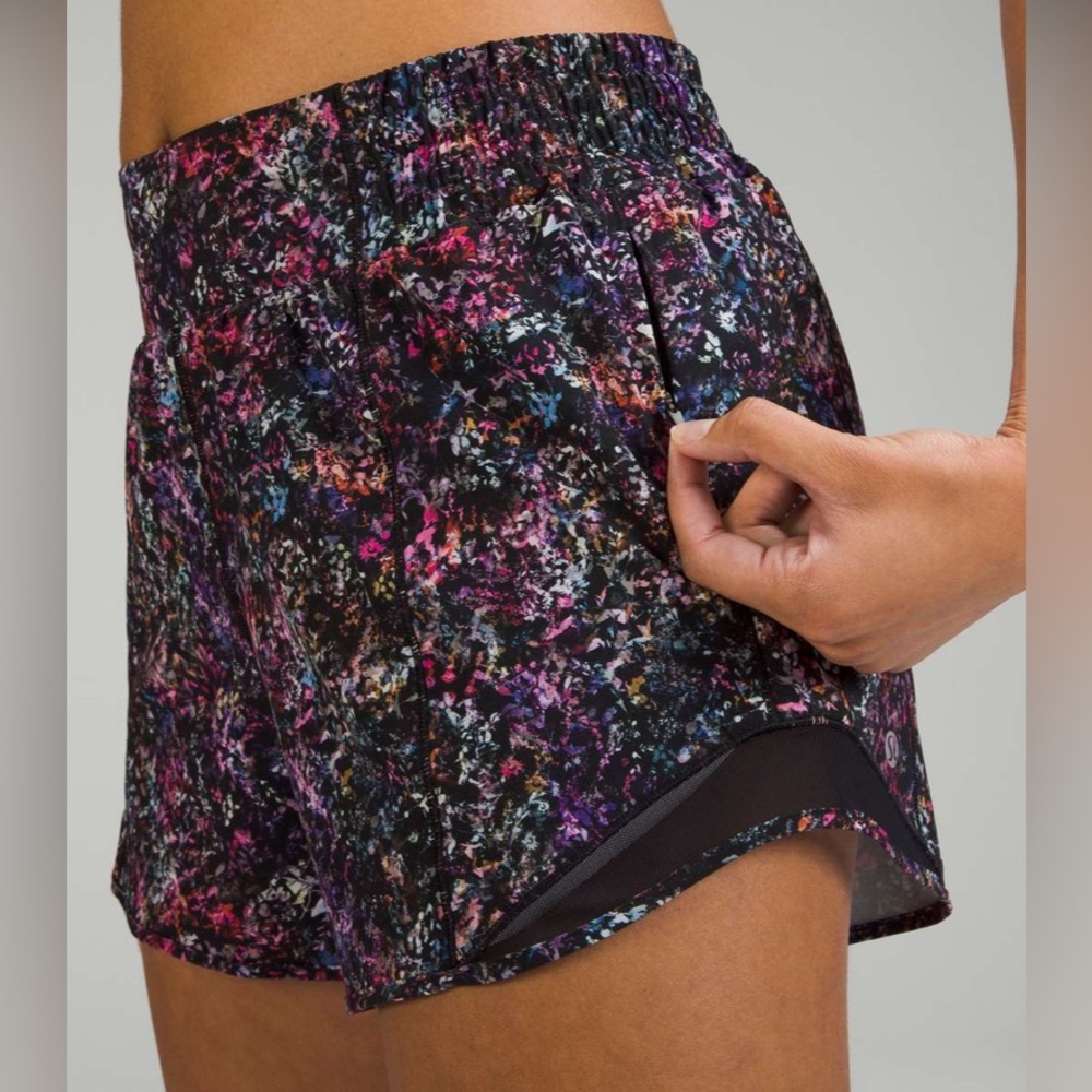 Lululemon Hotty Hot High-Rise Lined Short 4" Floral Spray Multi / Black